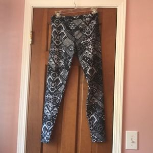 Onzie Leggings NWT